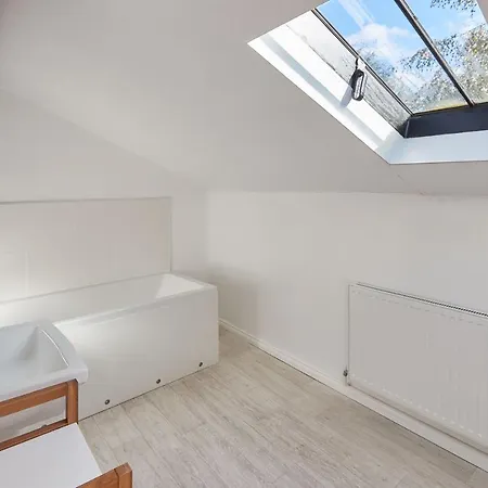 בית נופש Host & - Hall Garth