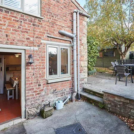 Host & - Hall Garth * Pickering