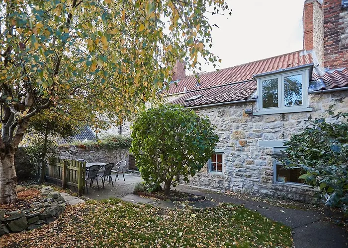 Host & - Hall Garth * Pickering